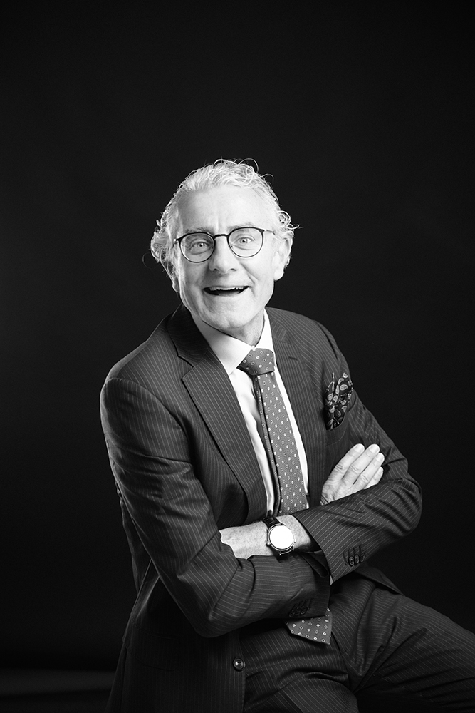 CV & LinkedIn Headshot in Nyon | Professional Photo Session - Anne Gerzat Photographe