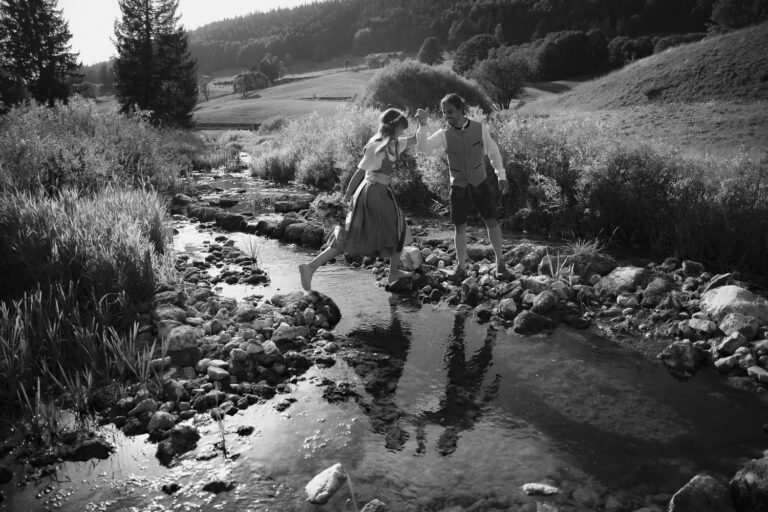 traditional wedding - intimate jewish wedding in France, Jura, close to Switzerland - elopement wedding - Anne Gerzat